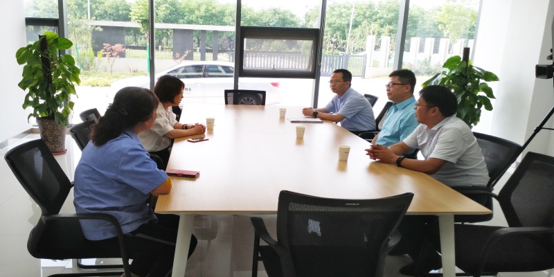 高陵區(qū)區(qū)委副書記走訪藍(lán)曉科技慰問高層次人才