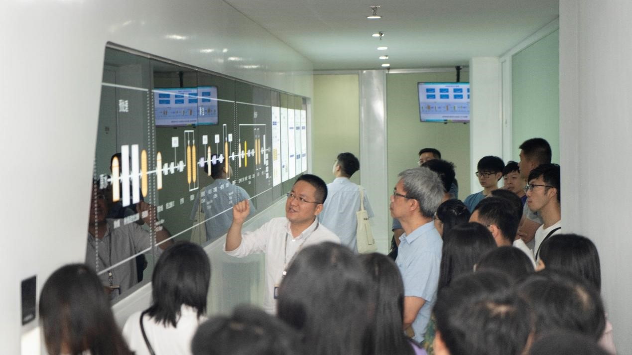 澳門歷史教師國情研修班蒞臨藍曉科技參觀考察