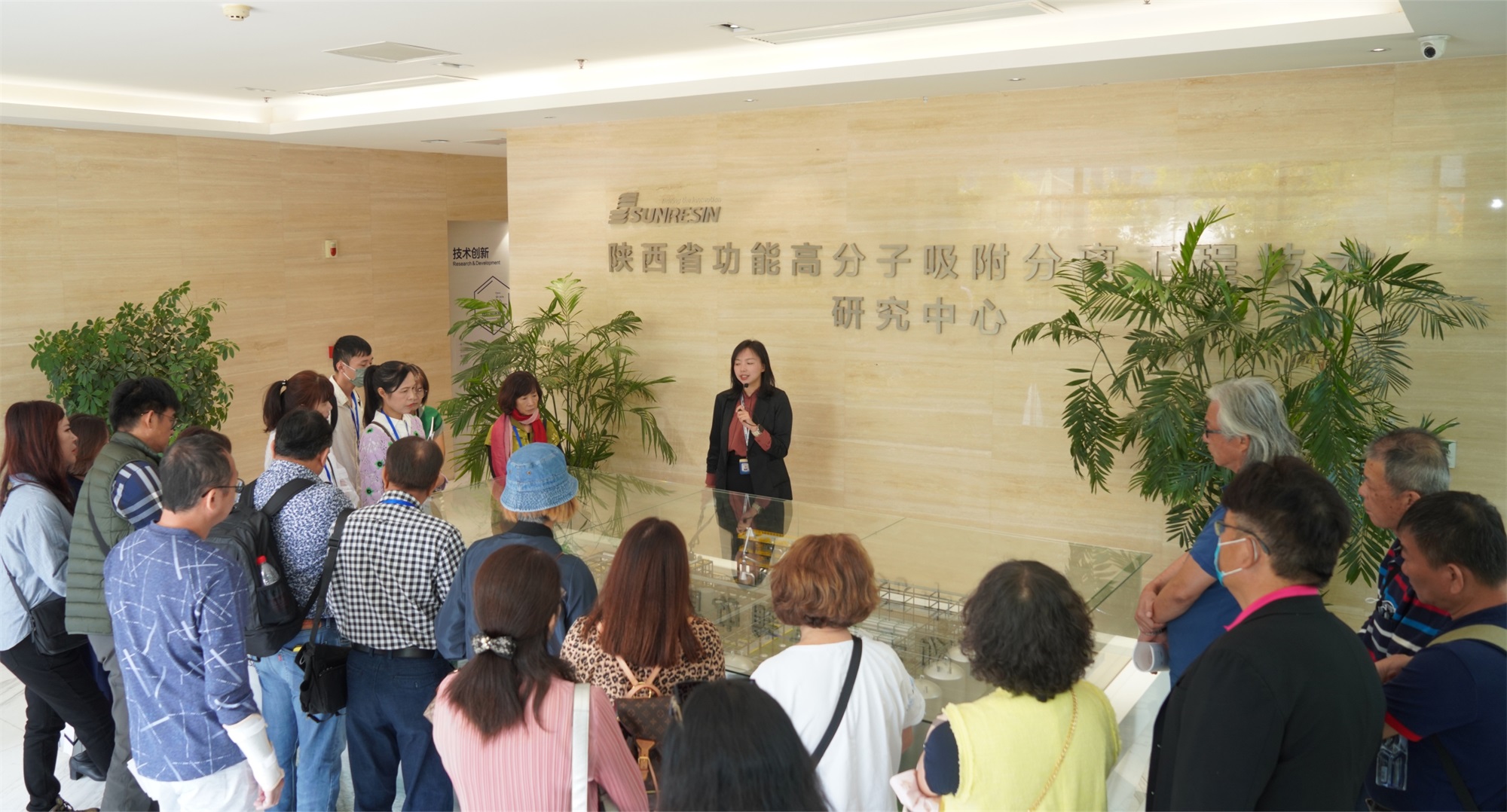 莘莘藍海意，曉映兩岸情