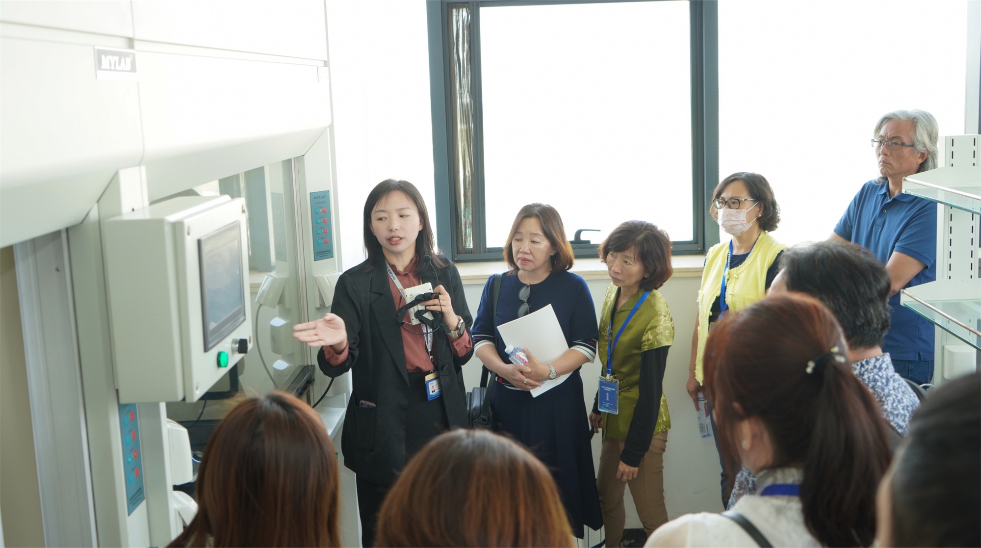 莘莘藍海意，曉映兩岸情